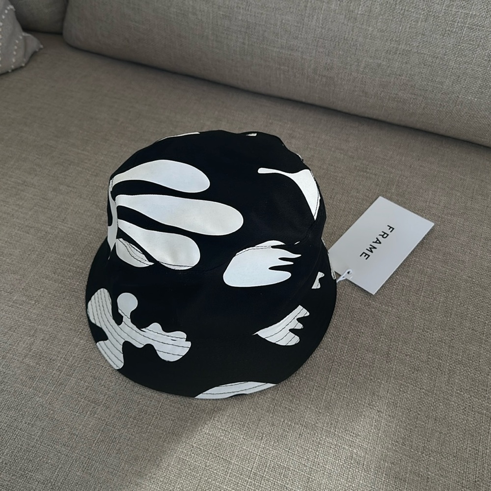Frame bucket hat new, never worn.